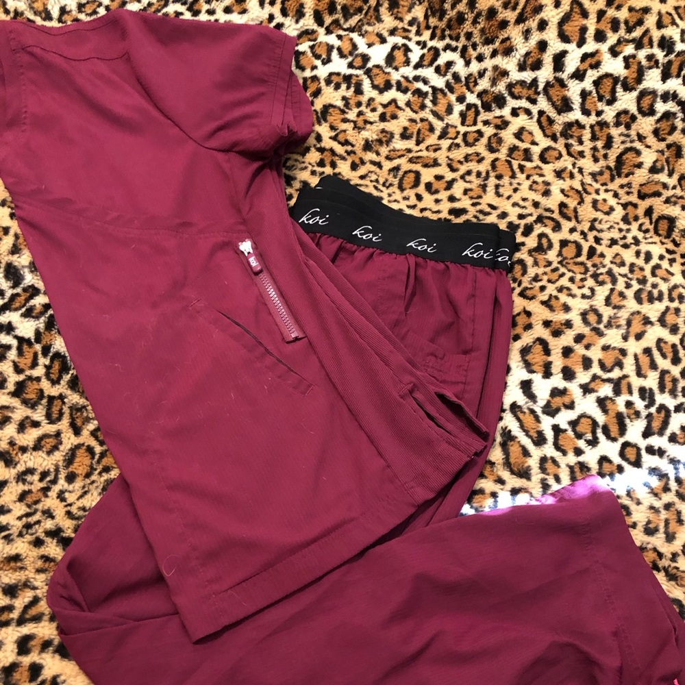 WOMENS petite large/ X-Large scrub set